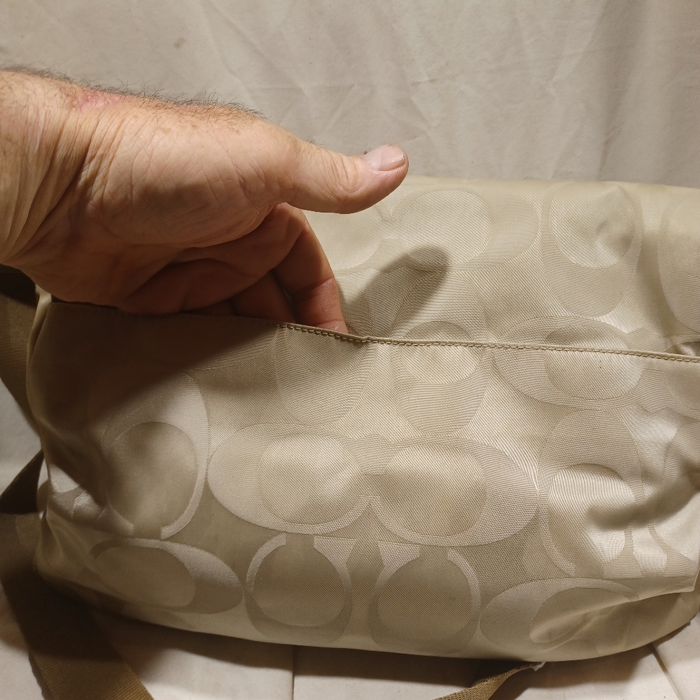 Coach Cream and Tan Shoulder Bag - Picture 7 of 11